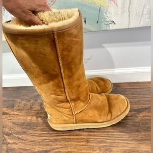 Brown Tan Camel Color Uggs Size 9 Boots